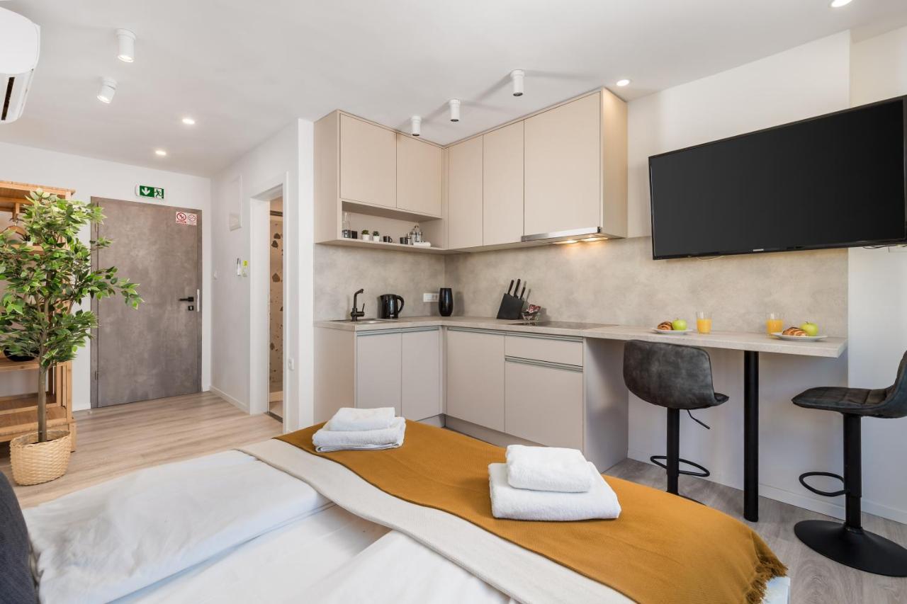 Apartments Penkala Rijeka Bagian luar foto